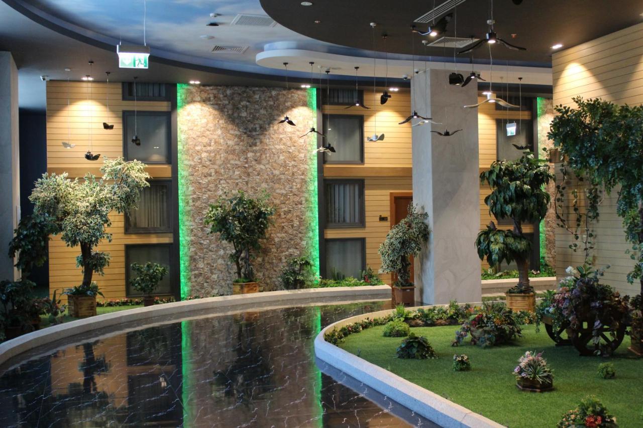 Midtown Hotel Baku Ngoại thất bức ảnh