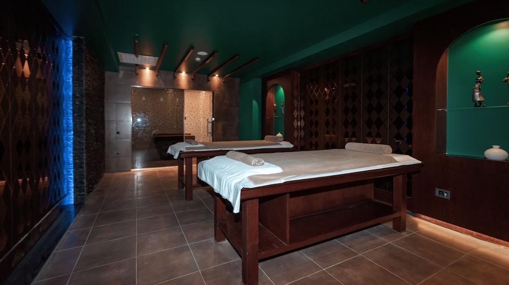 Midtown Hotel Baku Ngoại thất bức ảnh