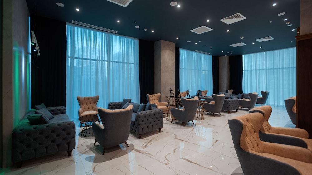Midtown Hotel Baku Ngoại thất bức ảnh