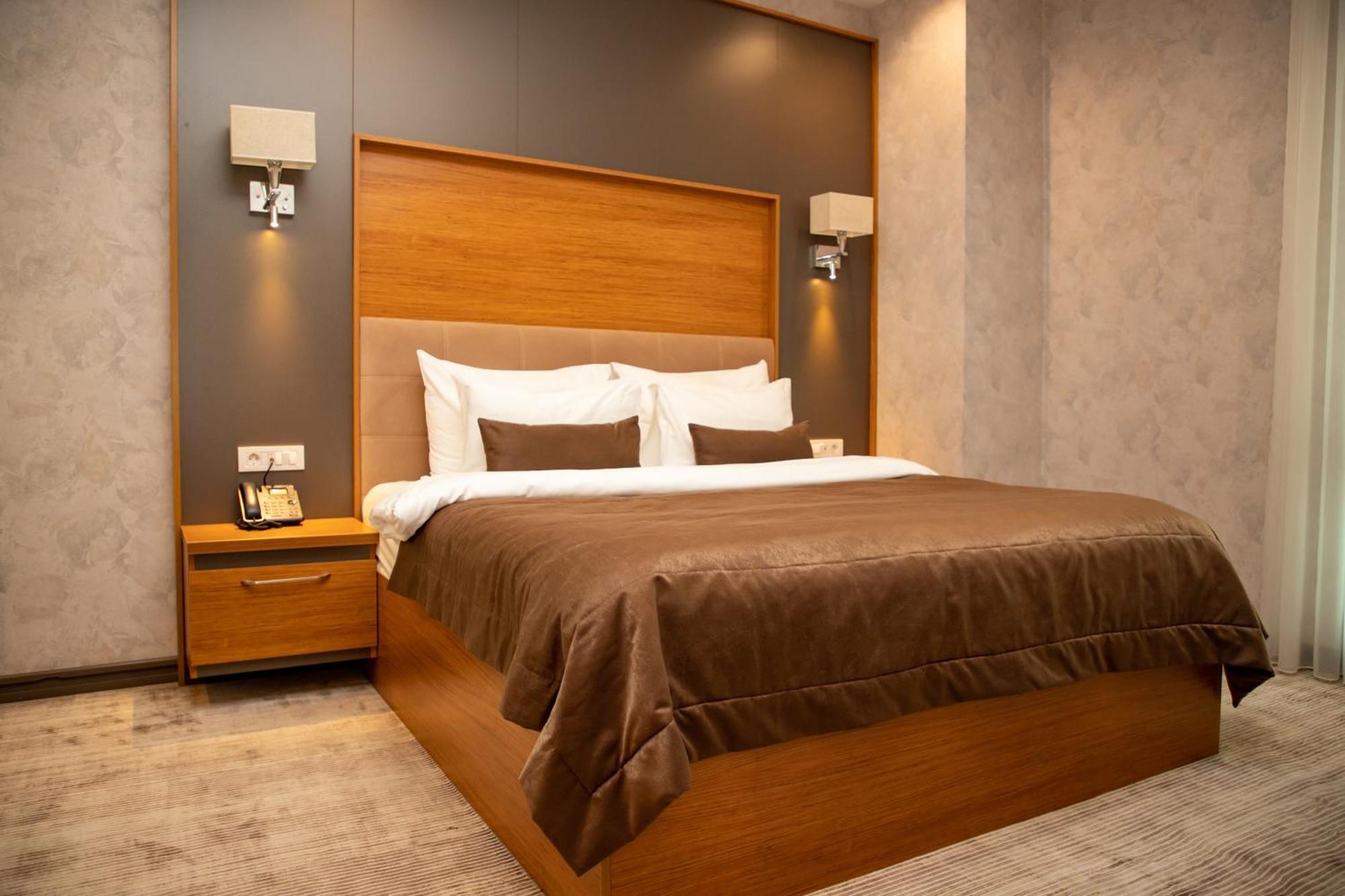 Midtown Hotel Baku Ngoại thất bức ảnh