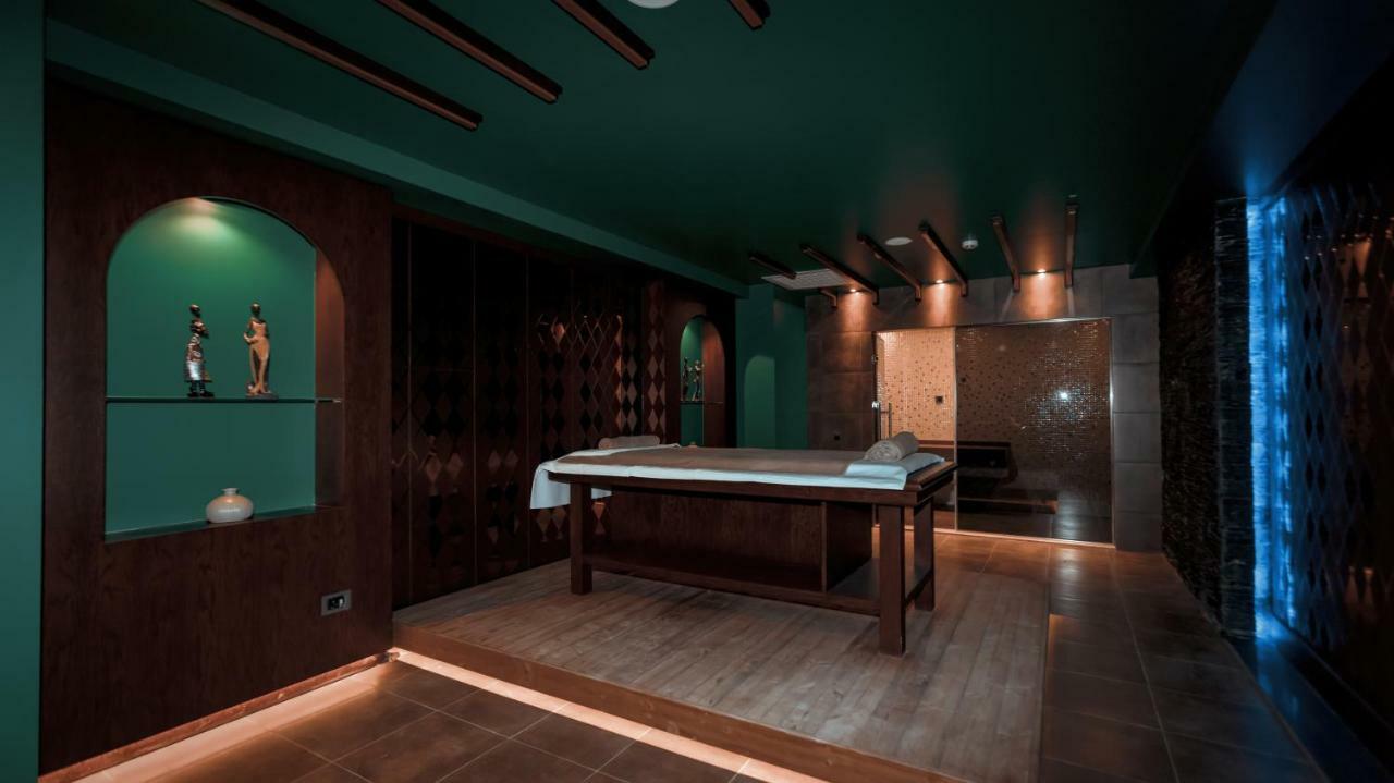 Midtown Hotel Baku Ngoại thất bức ảnh