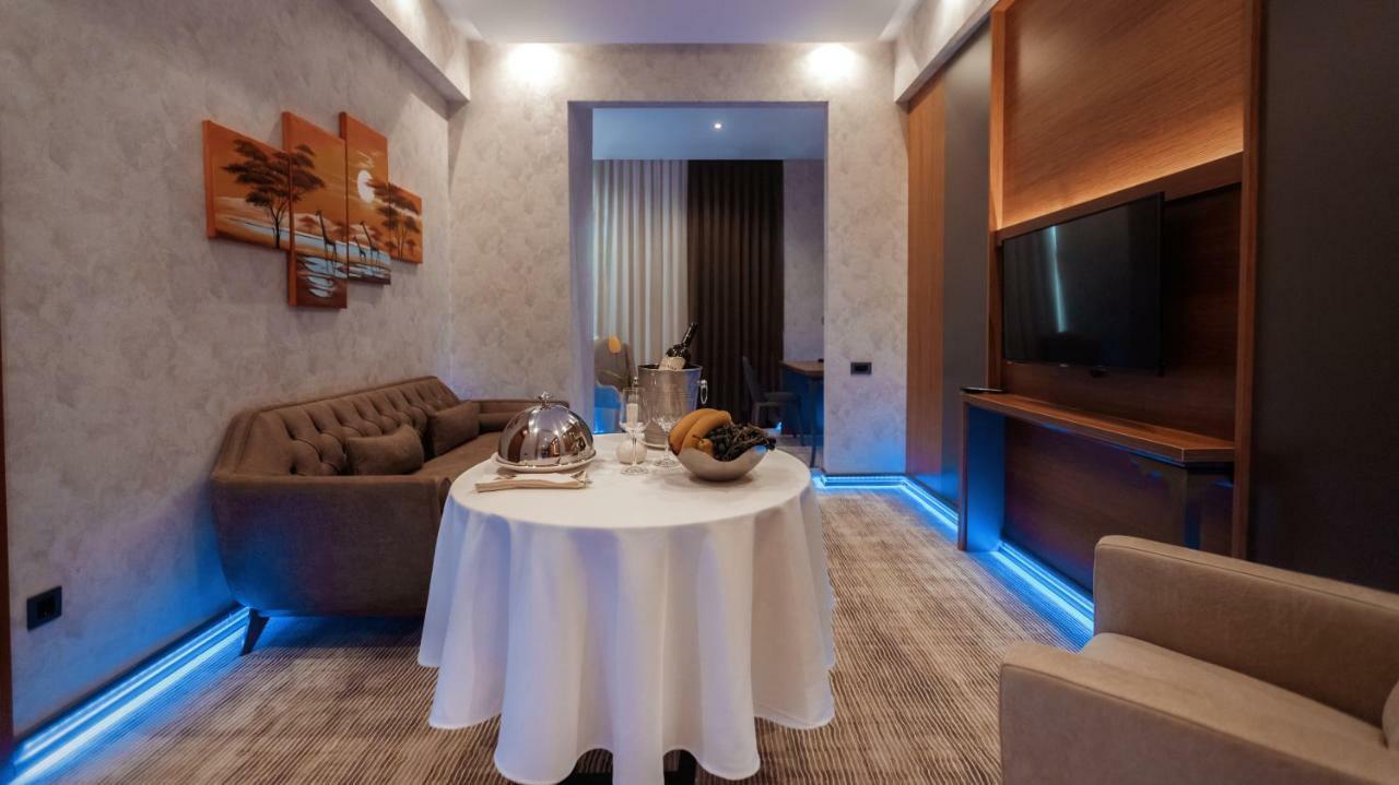 Midtown Hotel Baku Ngoại thất bức ảnh