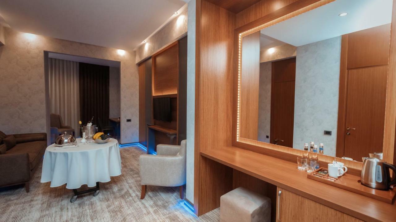 Midtown Hotel Baku Ngoại thất bức ảnh