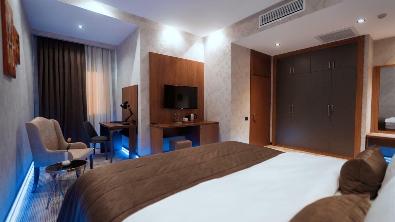 Midtown Hotel Baku Ngoại thất bức ảnh