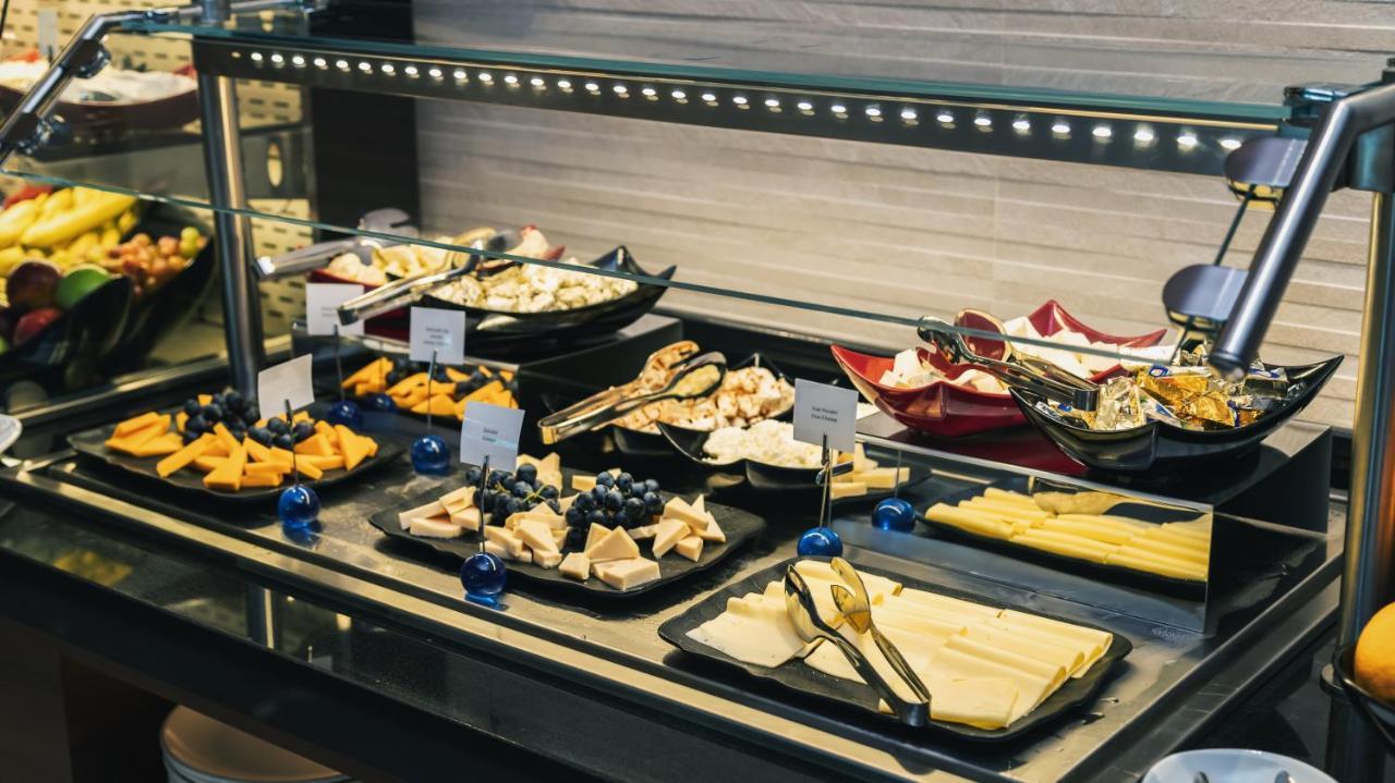 Midtown Hotel Baku Ngoại thất bức ảnh