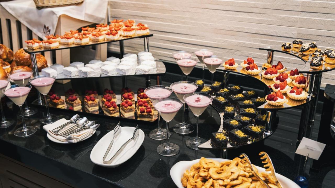 Midtown Hotel Baku Ngoại thất bức ảnh